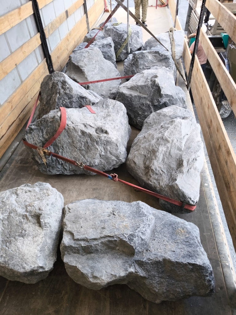 Купить серые валуны