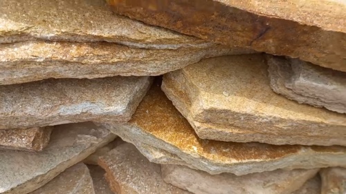 Плитняк златолит жёлтый золотистый для отмостки купить в Забайкальском крае