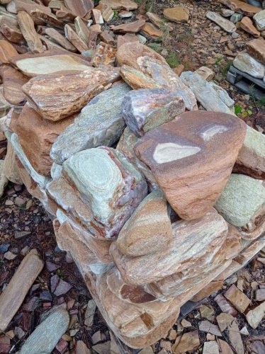 Златолит жёлтый, жёлто-зелёный глыбки и валуны для ланшафтного дизайна купить в Забайкальском крае