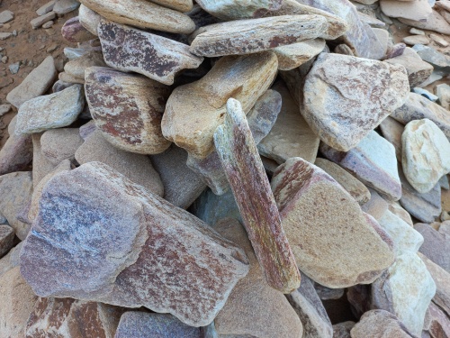 Златолит жёлтый, жёлто-зелёный глыбки и валуны для ланшафтного дизайна купить в Забайкальском крае