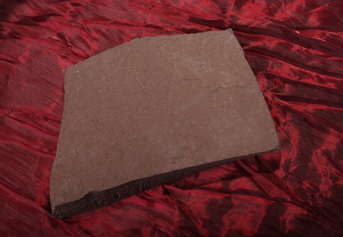 Плитняк лемезит бордовый для цоколя 1,5-2 см купить в Забайкальском крае