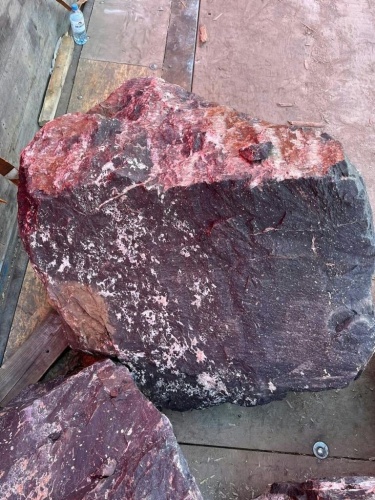 Камни для ландшафтного дизайна красно-фиолетовые 10-60 килограмм купить в Забайкальском крае