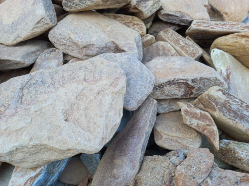 Златолит жёлтый, жёлто-зелёный глыбки и валуны для ланшафтного дизайна купить в Забайкальском крае