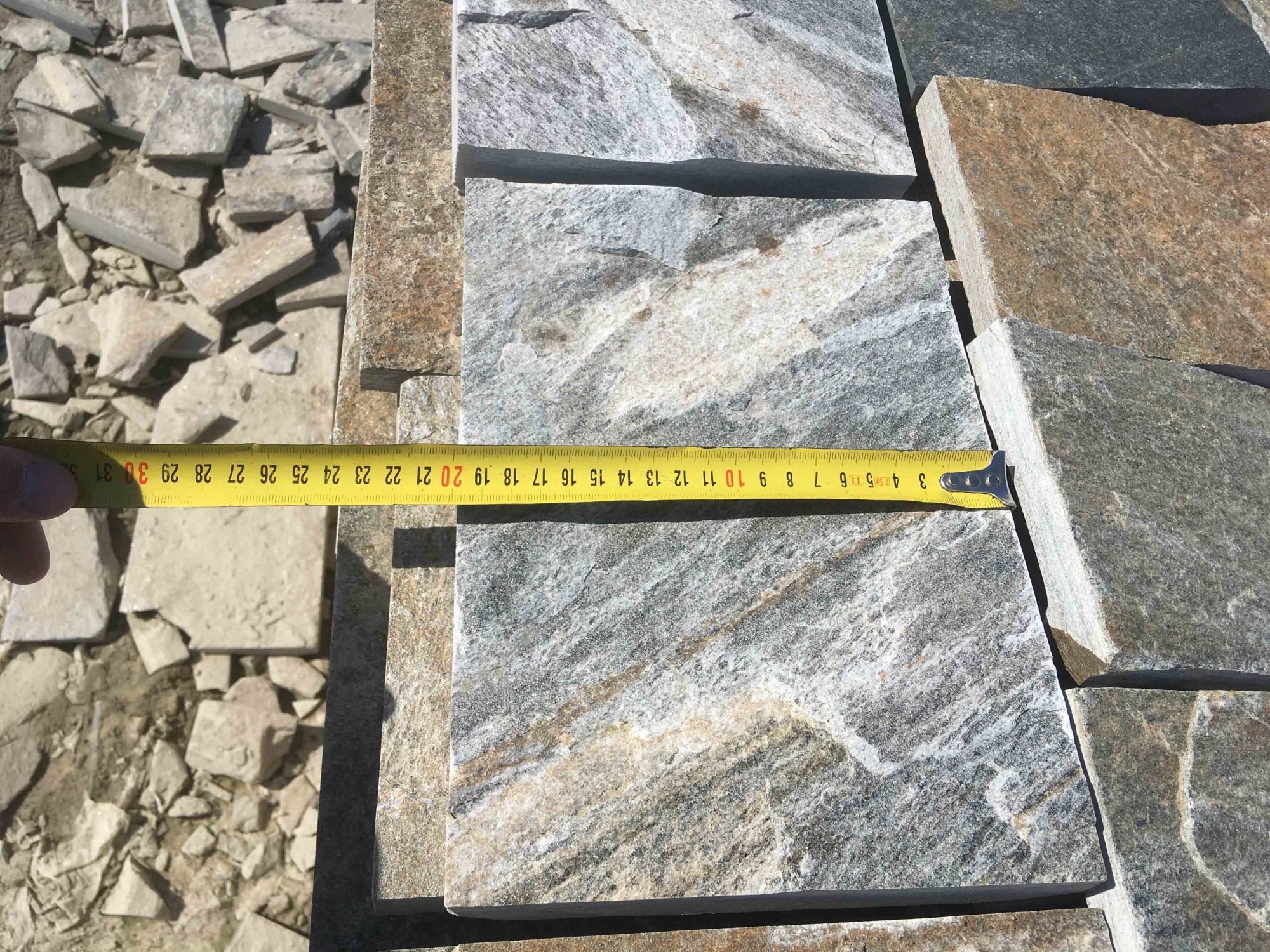 Плитка пилёная златолит Уральский для цоколя, отмостки купить в Забайкальском крае