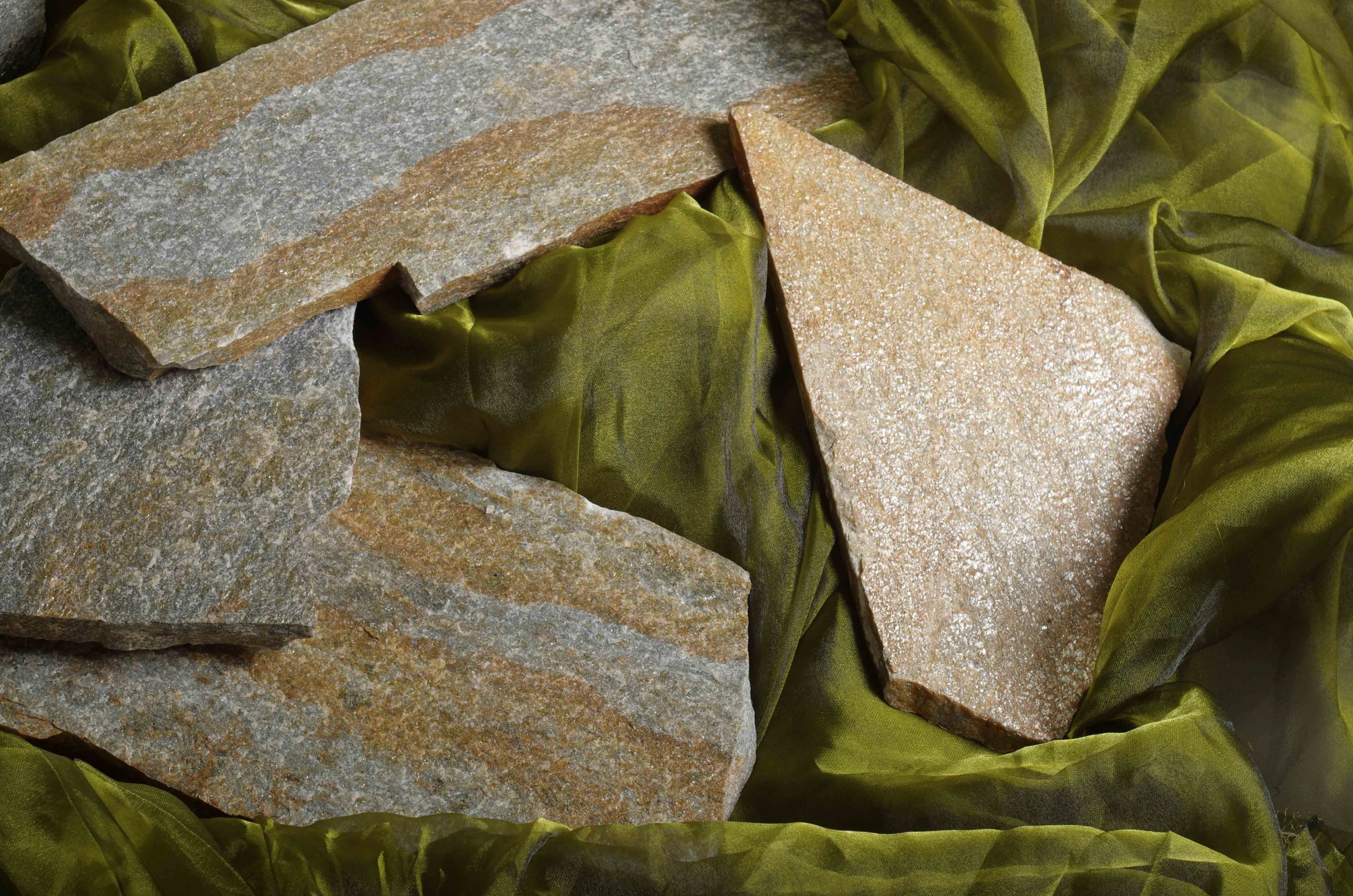 Плитняк златолит Уральский  для фасада купить в Забайкальском крае