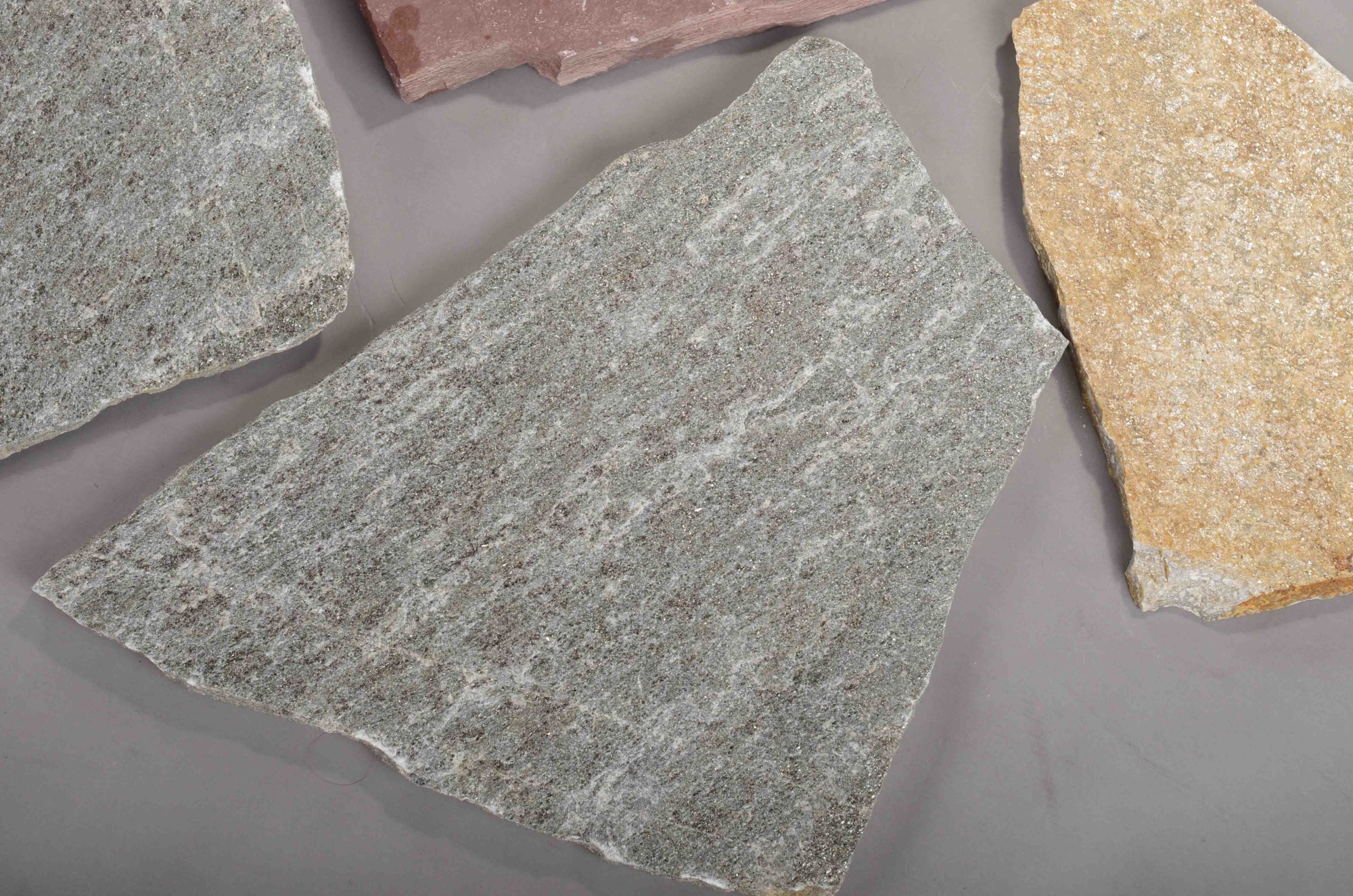 Плитняк златолит Уральский  для фасада купить в Забайкальском крае