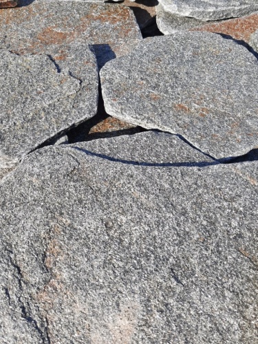 Златолит серебристый галтованный для лестниц купить в Забайкальском крае