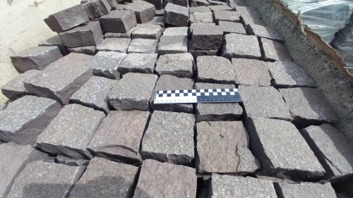 Лемезит колотая брусчатка 10 * 10 см. для парковки купить в Забайкальском крае
