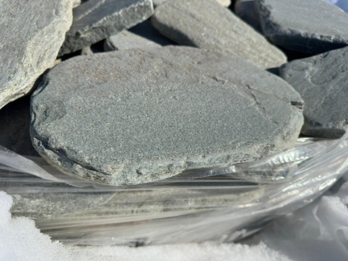 Плитняк златолит зелёный галтованный для мощения на бетон купить в Забайкальском крае