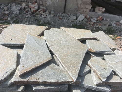 Златолит серебристый галтованный для лестниц купить в Забайкальском крае