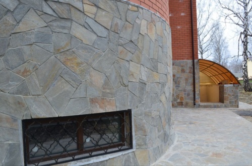 Плитняк златолит Уральский для цоколя, отмостки купить в Забайкальском крае